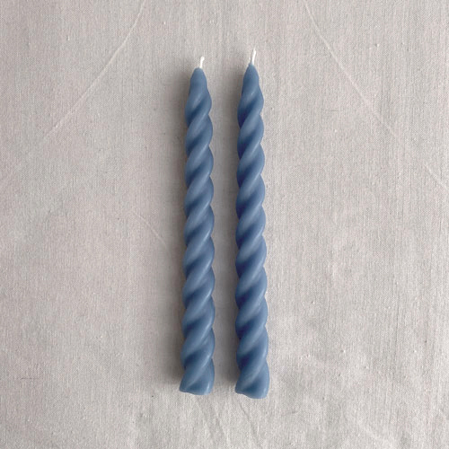 PAIR OF BEESWAX TWIST CANDLES : DENIM