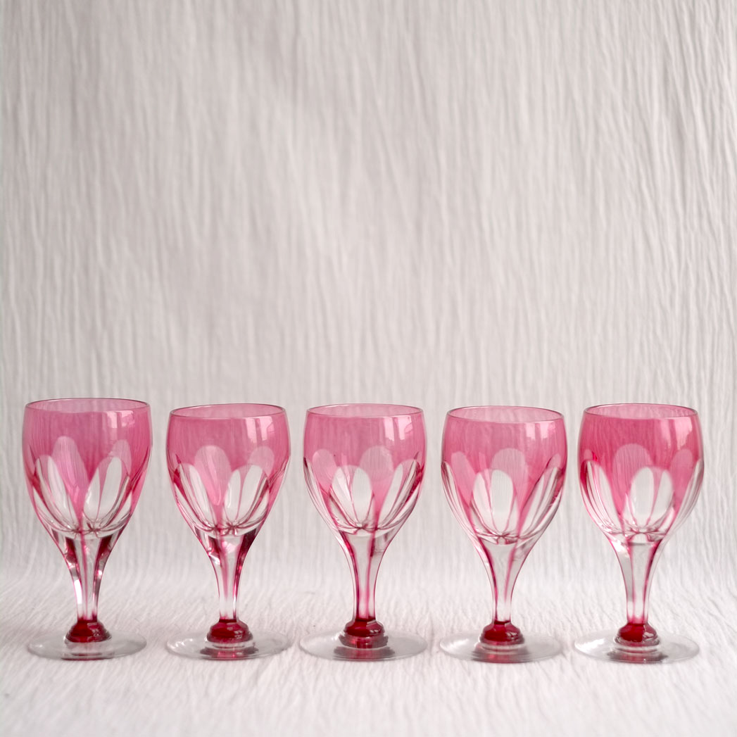 DECORATIVE CRANBERRY WINE GLASSES