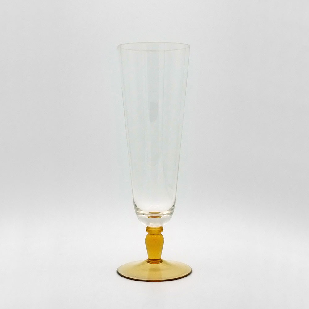CONICAL GLASS VASE WITH DECORATIVE AMBER BASE